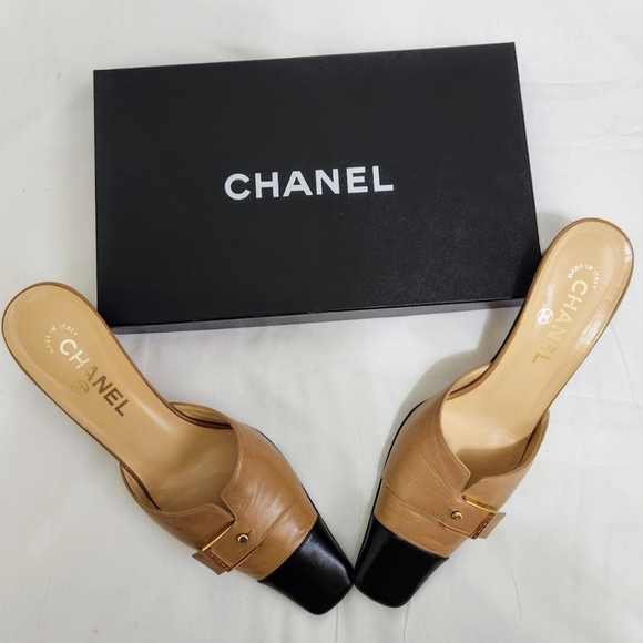 CHANEL beige and black low heel mules/kitten heel  VINTAGE - Picture 5 of 8